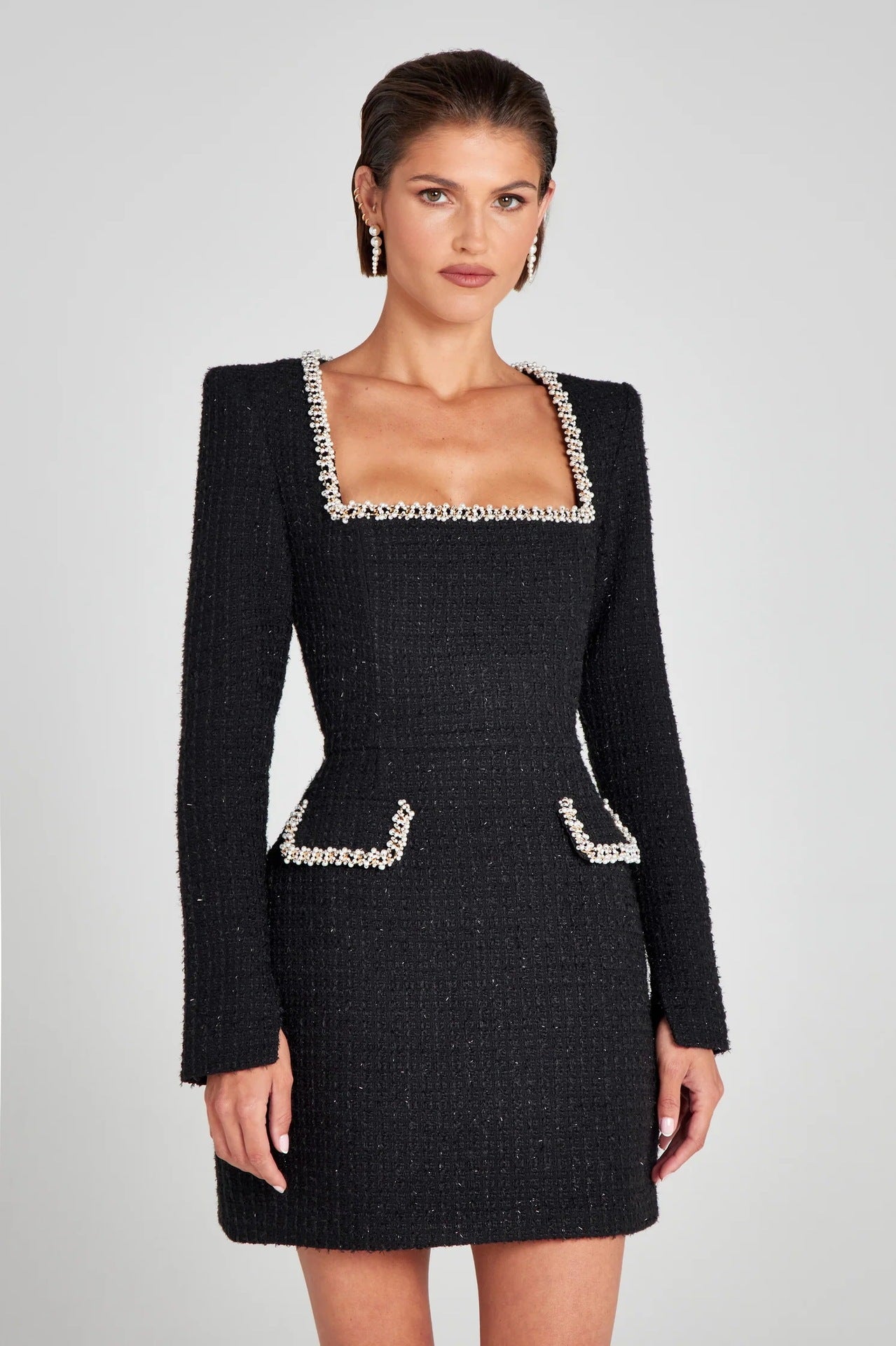 Robe Élégance Perlée – L’intemporel qui fait sensation